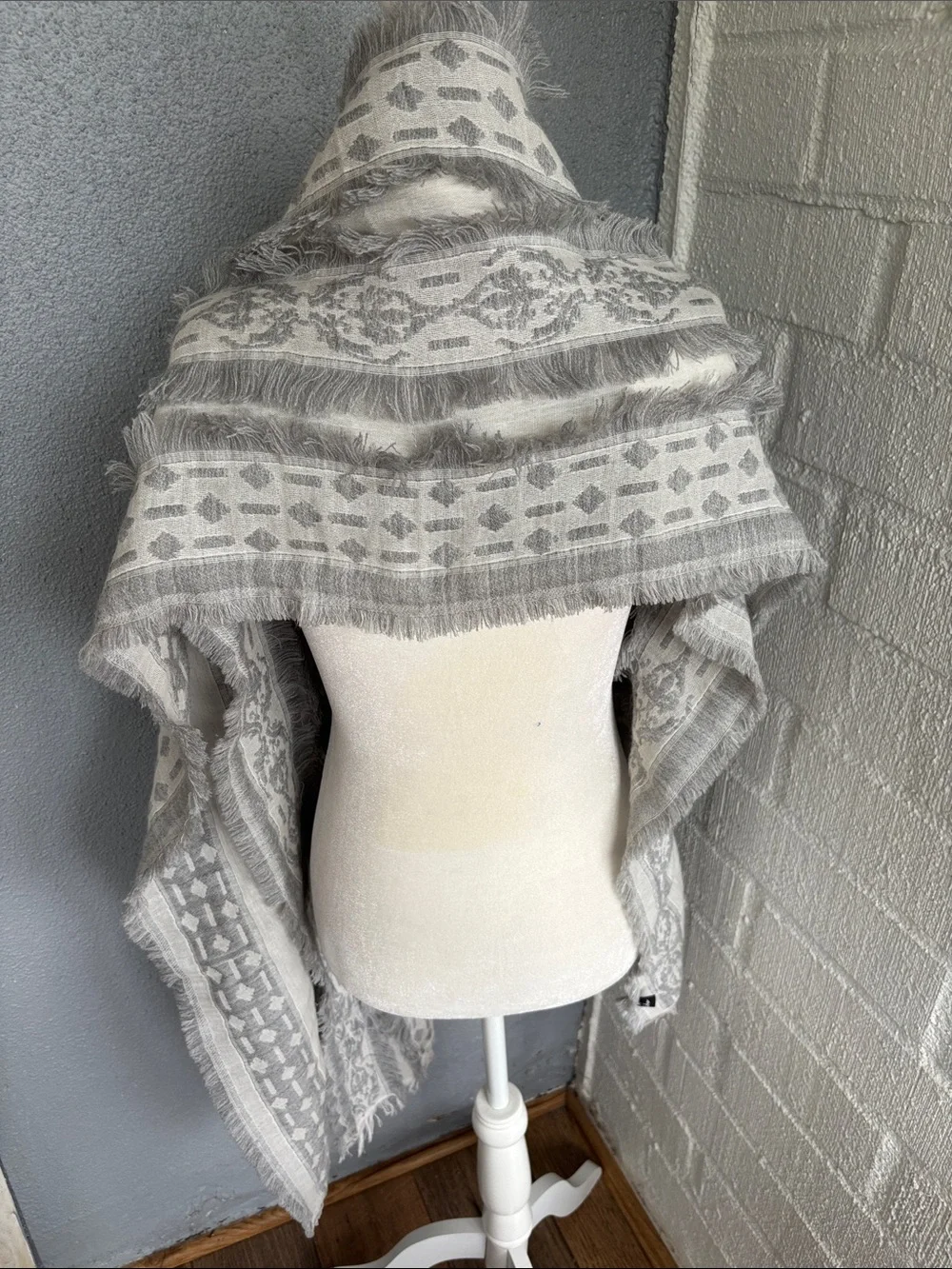 Echo lightweight gray